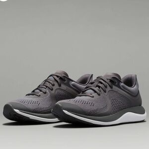 Lululemon Chargefeel Low Workout Show SIZE 7